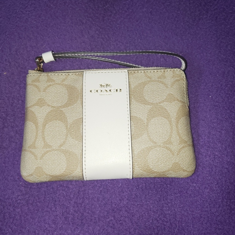 Coach WRISTLET. #Divorce sale